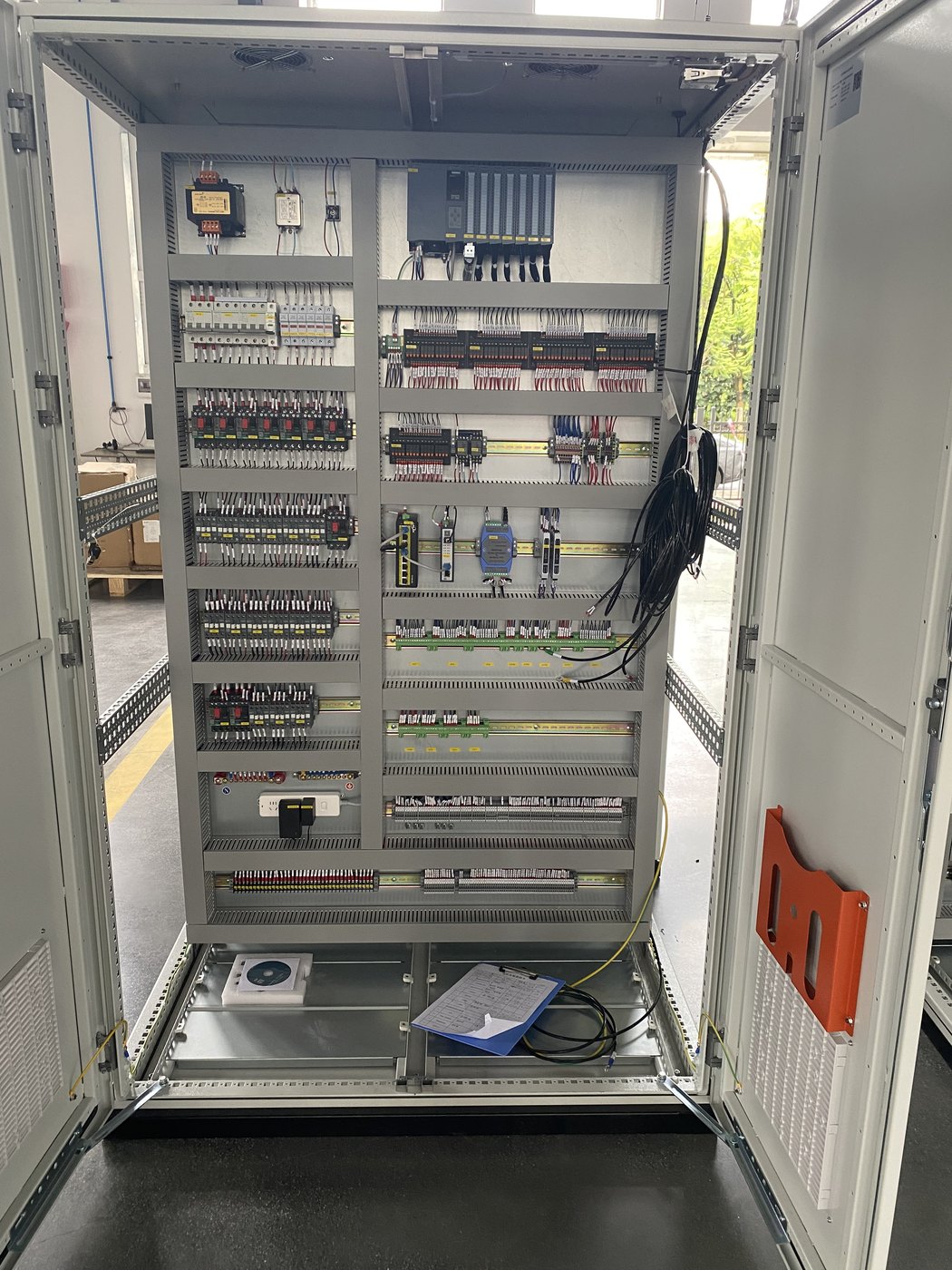 Middle East copper wire drawing control cabinet front view