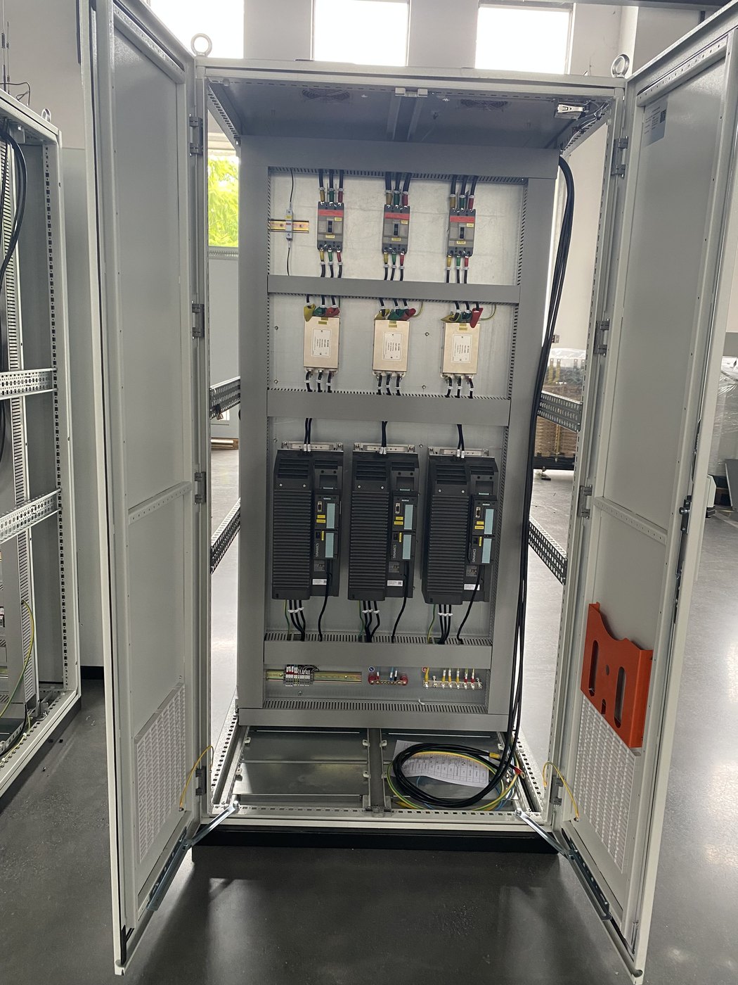 Siemens PLC control cabinet component detail