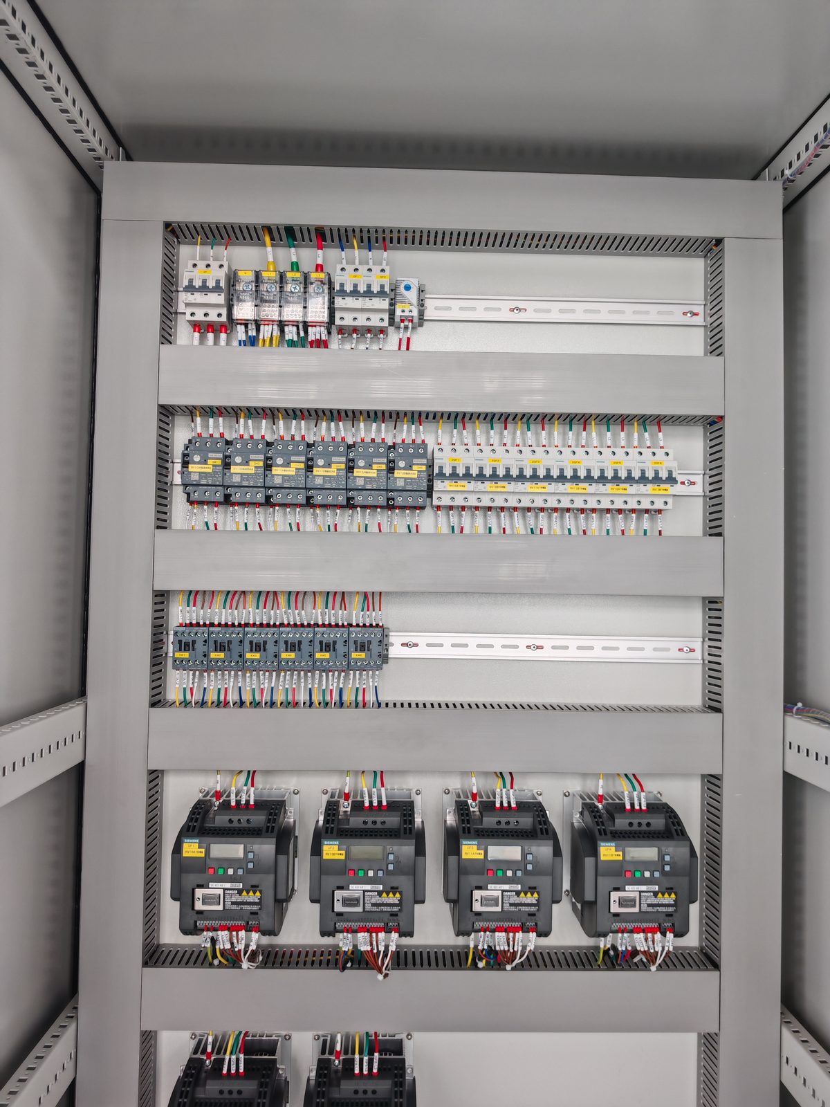 HVAC control cabinet wiring and terminal detail